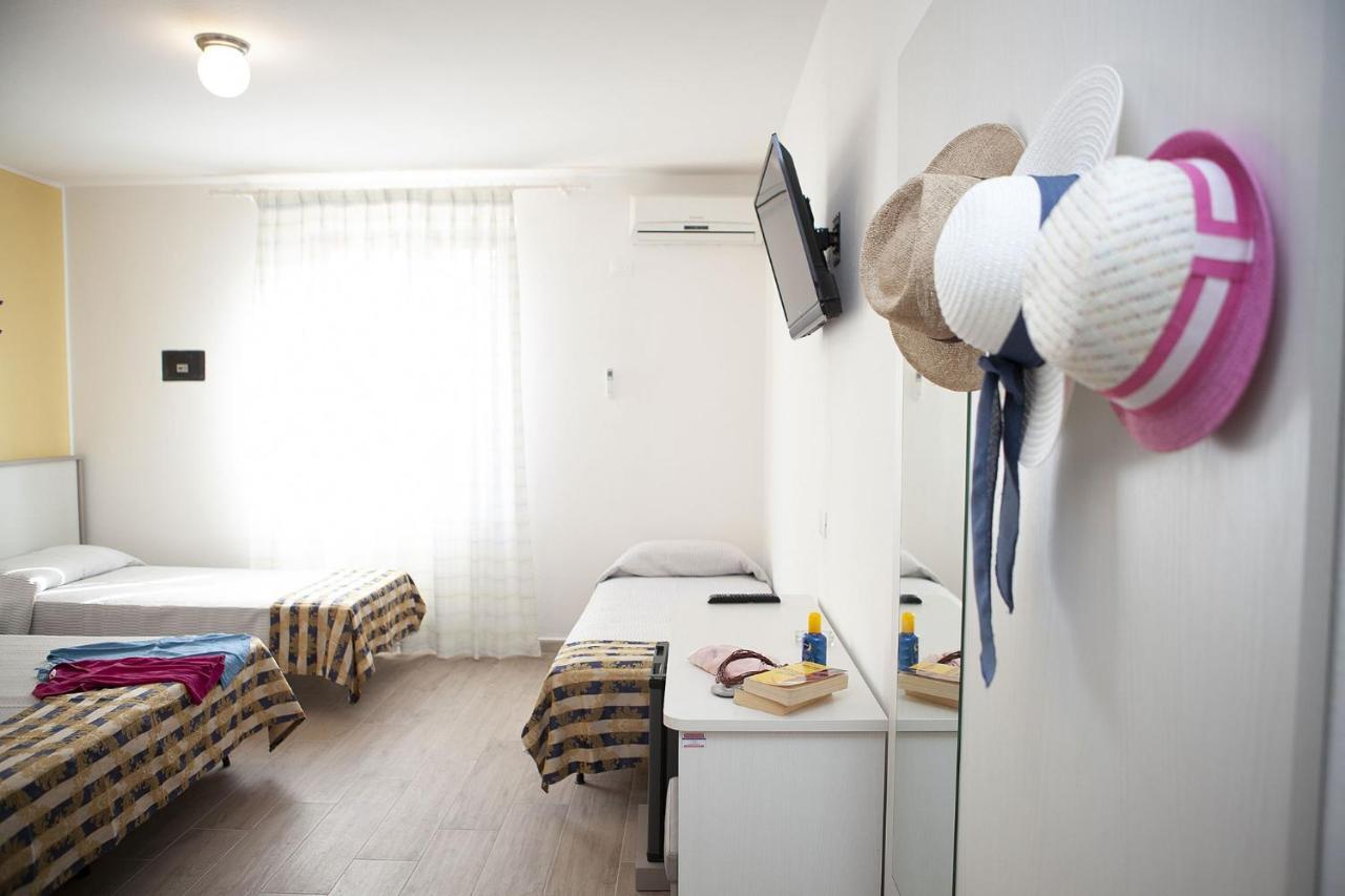 Hotel Thomas Marina di Campo Dış mekan fotoğraf