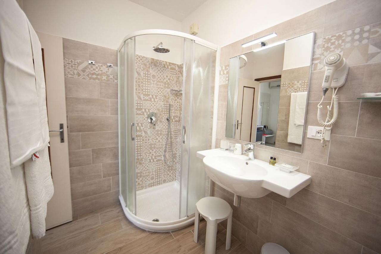 Hotel Thomas Marina di Campo Dış mekan fotoğraf