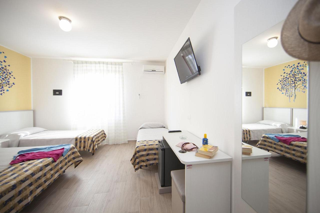 Hotel Thomas Marina di Campo Dış mekan fotoğraf